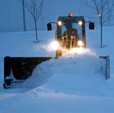 commercial-snow-removal-tractor
